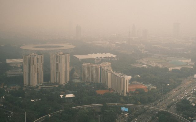 BNPB Sebut Modifikasi Cuaca dan Dry Ice Digunakan untuk Mengurangi Asap, Efektivitas Perlu Dipantau